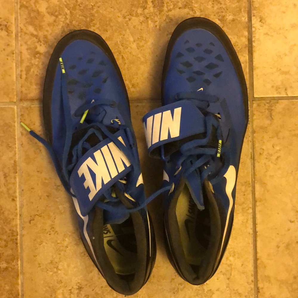 Boys Throwing shoes size 12